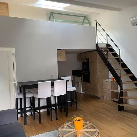 Appartement Atypique Et Fraichement Renove Сан Валие Екстериор снимка