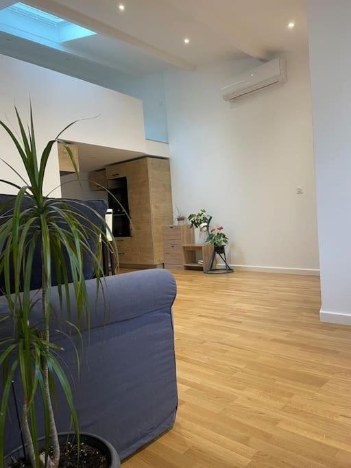 Appartement Atypique Et Fraichement Renove Сан Валие Екстериор снимка