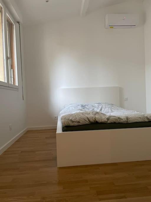 Appartement Atypique Et Fraichement Renove Сан Валие Екстериор снимка